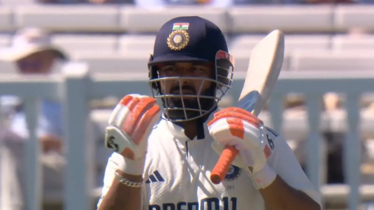 'True Warrior': Rishabh Pant Batting With Finger Pain Wins Hearts at Lord's on Final Day of 3rd Test Rishabh Pant bats through finger pain