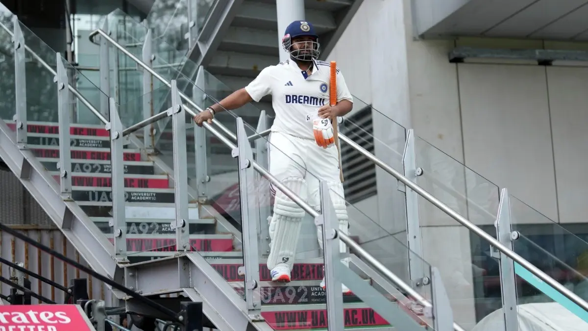Rishabh Pant comes down for the batting on Day 02 of the Manchester test match at Old Trafford Stadium