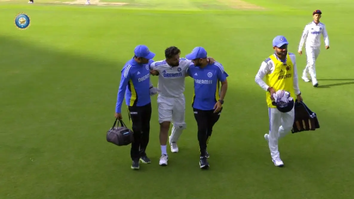 BIG BLOW For Team India! Stumper Rishabh Pant Walks Off After Injuring His Left Knee Against NZ Rishabh Pant Injured during IND vs NZ play