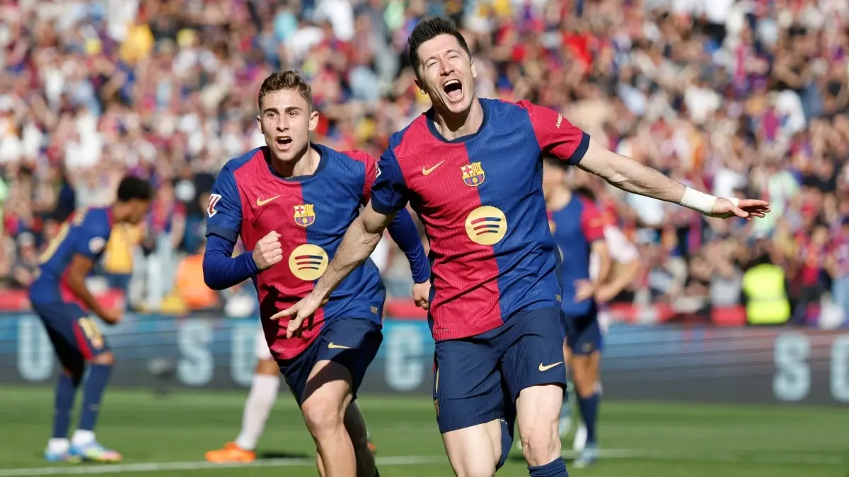 FC Barcelona Striker Robert Lewandowski Reveals Details of Failed Manchester United Move - 'They Could Not...' Robert Lewandowski