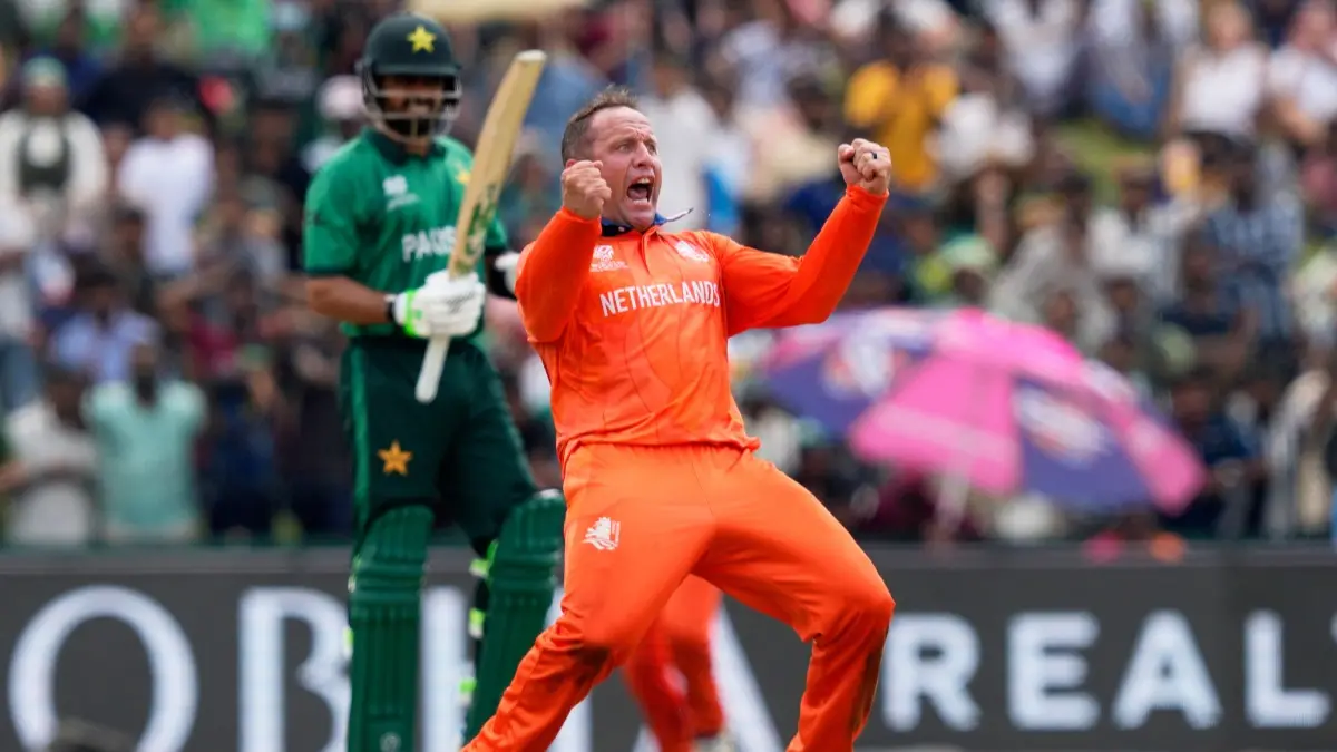 Pakistan Averts Being Embarrassed; Netherlands Nearly Cause an Upset In T20 World Cup Opening Fixture Roelof van der Merwe