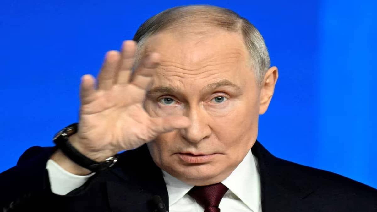 Rogue Texts, Aliens And A Marriage Proposal - Welcome To Vladimir Putin's Phone-In