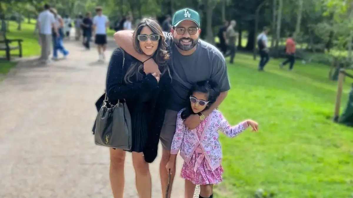 Rohit Sharma Gives Another Viral Moment; Asks Paparazzi to Stop Filming as he Enjoys Downtime With Family | WATCH Rohit Enjoys Downtime With Family