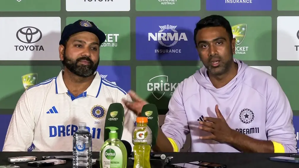 'It's A Catch-22 Situation': R Ashwin Gets Candid On Skipper Rohit Sharma Losing Temper On Facing Out-Of-Form Queries Rohit Sharma with Ravichandran Ashwin