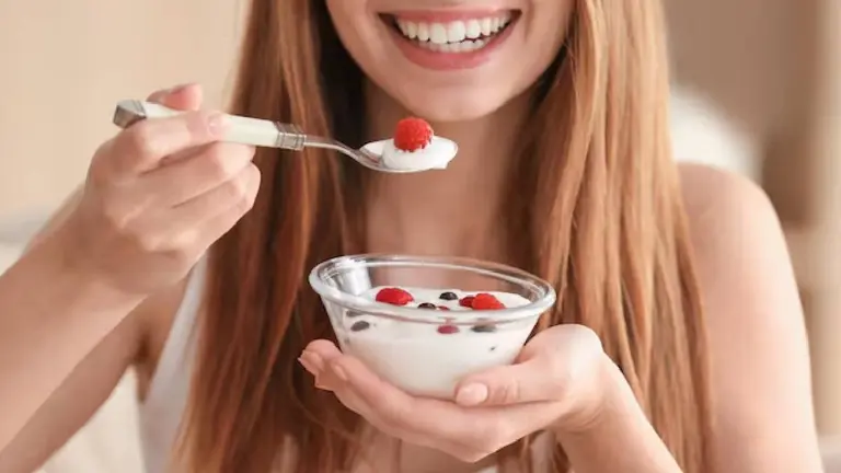 रोजाना दही खाने से क्या होता है? सेहत को हो सकते हैं कई नुकसान Roj Dahi Khane ke Nuksan