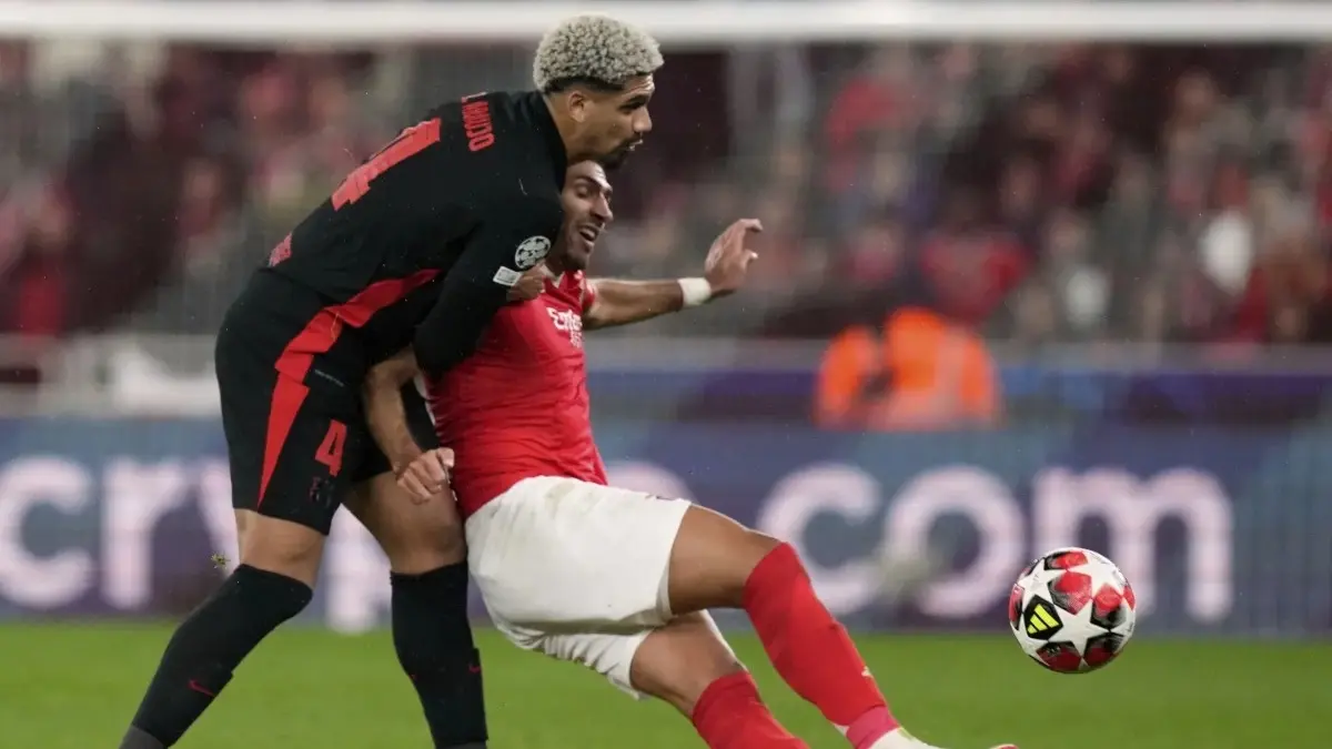 Ronald Araujo in action for Barcelona