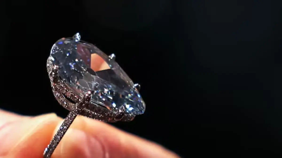 Royal Gem Returns to Spotlight: Holkar King’s Golconda Blue Diamond to Be Auctioned for ₹430 Crore