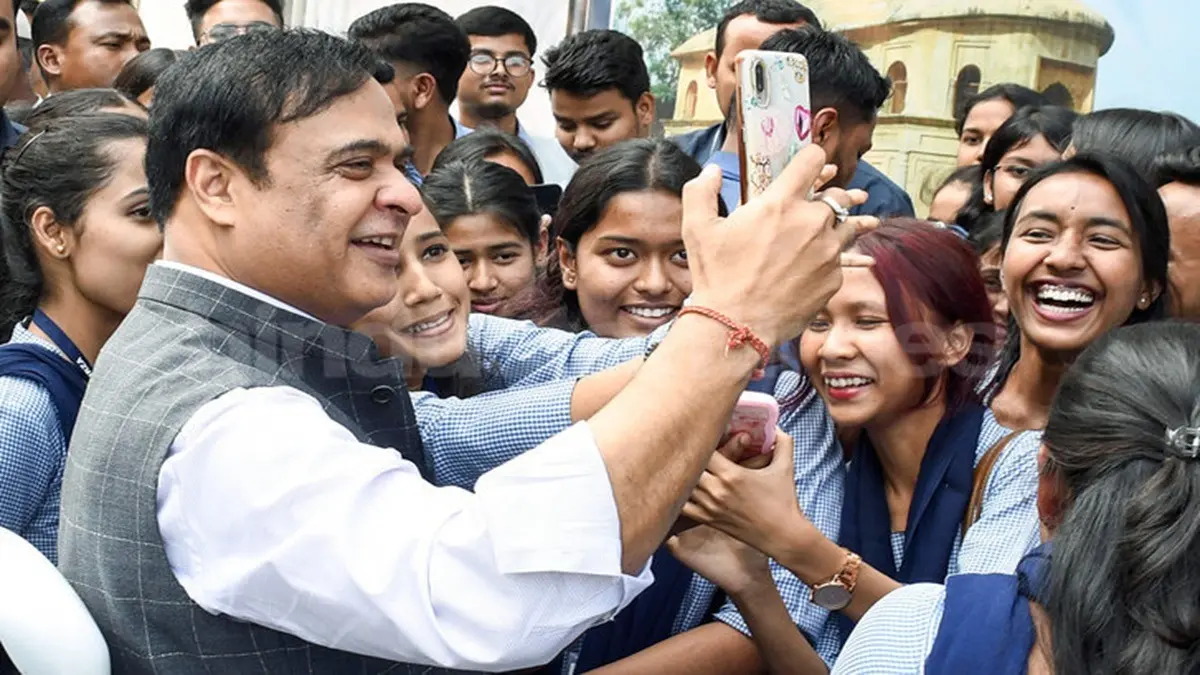 CM Himanta Launches Nijut Moina Scheme: Rs 1000 For Class 11-12 Girls, Rs 2500 For Postgraduates Rs 1000 To Class 11-12 Girls, Rs 2500 To Postgraduates: CM Himanta Empowers Girls Through Nijut Moina Scheme