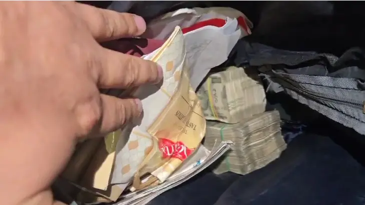 Rs 5 lakh cash recovered from employee working at Delhi Chief Minister's office