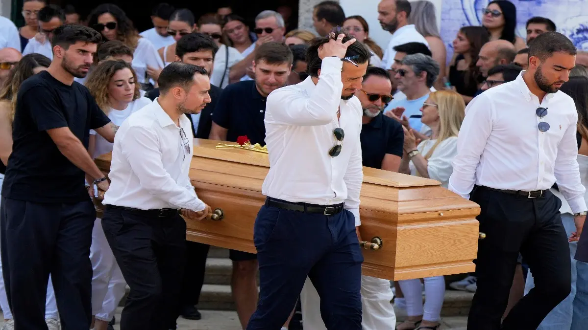 Spanish Police Suspect 'Speeding' Was The Likely Cause Behind Liverpool Star Diogo Jota's Fatal Car Accident: Reports Ruben Neves is present at Diogo Jota's funeral