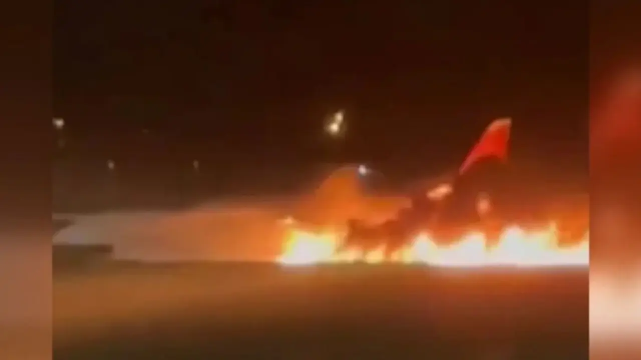 Massive Fire in East Kolkata Slum Guts 150 Dwellings to Ashes,