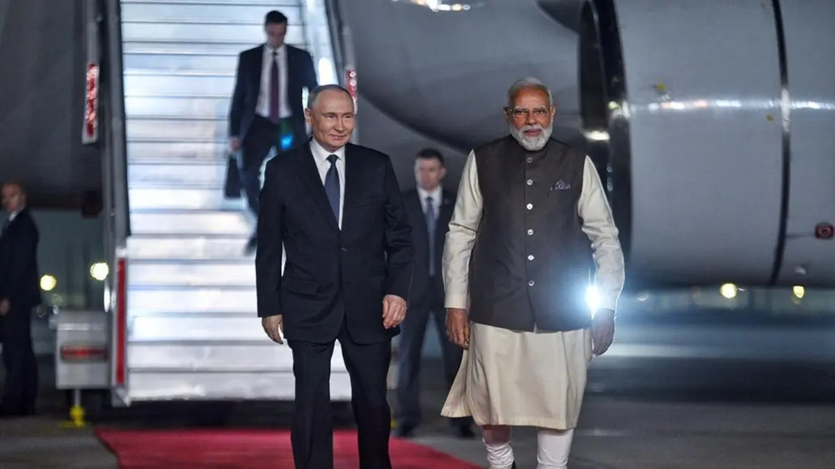 PM Modi-Vladimir Putin Hold 90-Minute One-on-One Power Talk At 7LKM Ahead of Key Summit