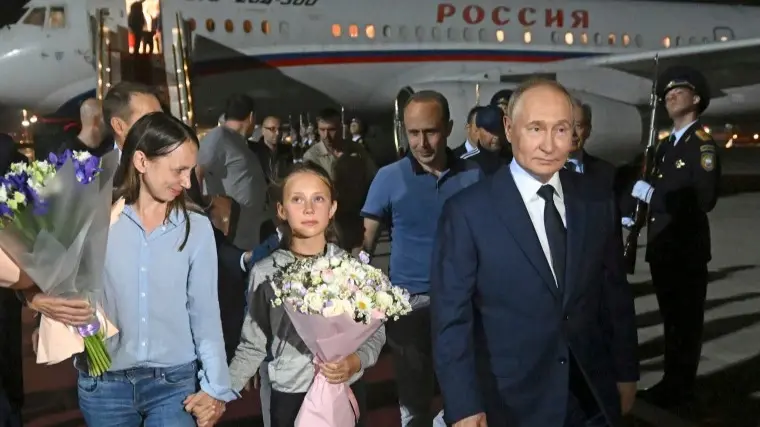 Russian Spies’ Kids Learn About Their Nationality On Flight, Unfamiliar with Putin: Kremlin Claims Russian spy couple Artem and Anna Dultsev, their child and Russian President Vladimir Putin.