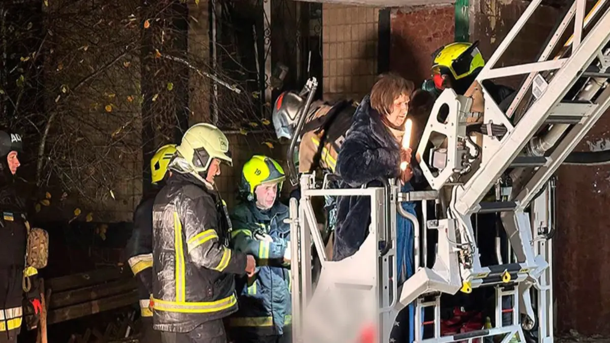 Russian Strikes Hit an Apartment Block and Energy Sites in Ukraine, Killing 4