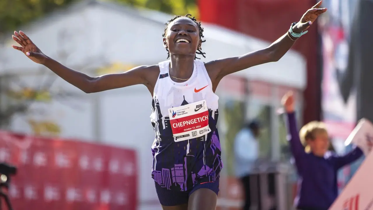 Ruth Chepngetich of Kenya smashes world record by nearly 2 minutes at Chicago Marathon Ruth Chepngetich of Kenya smashes world record by nearly 2 minutes at Chicago Marathon