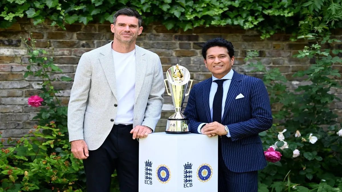 ECB Puts All Controversies And Reservations To Rest, Unveils The Anderson-Tendulkar Trophy In The Presence Of Two Test Stalwarts | WATCH Sachin Tendulkar and James Anderson with the Anderson-Tendulkar Trophy