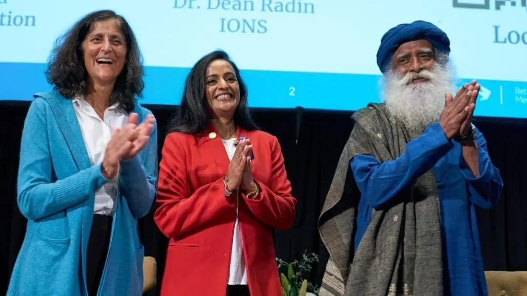 Sadhguru Sunita Williams and Kavya Manyapu
