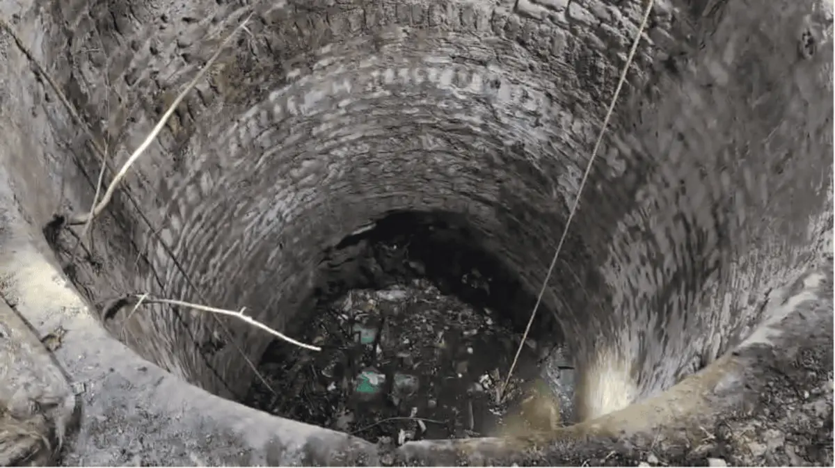 MP Tragedy: 8 Die After Drowning in Sludge Inside Well During Cleaning in Khandwa