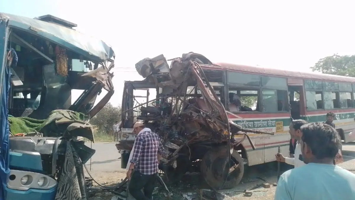 BREAKING: संभल में भीषण सड़क हादसा, सवारियों से भरी दो बसों में आमने-सामने की भिड़ंत; कई लोग गंभीर रूप घायल Sambhal Bus Accident