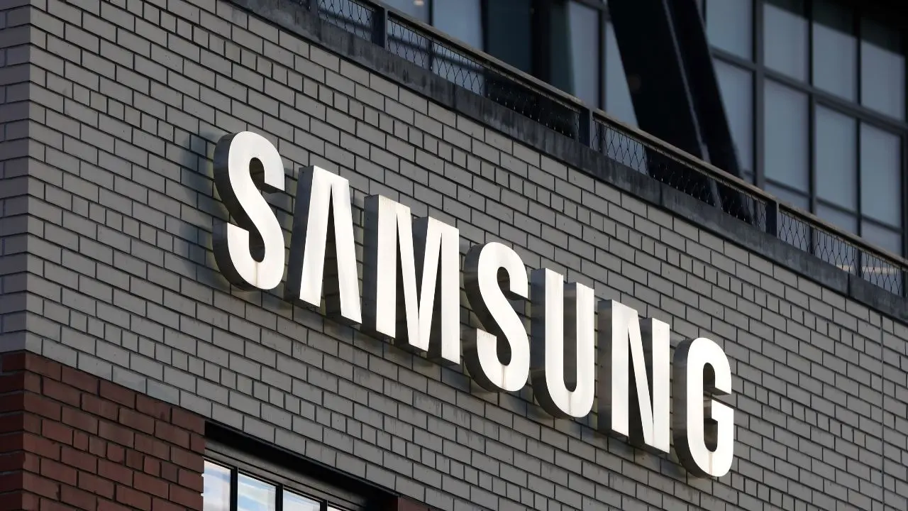Samsung bug puts Galaxy phones, smartwatches at the risk of being hacked samsung
