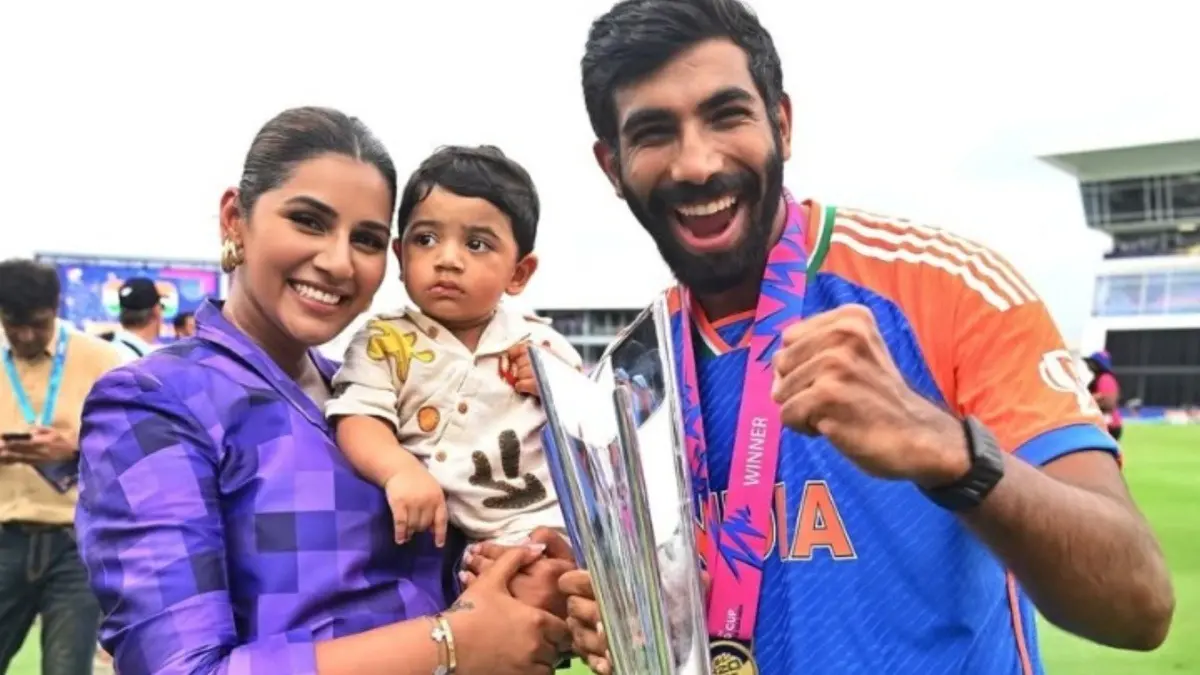 Sanjana Ganesan and Jasprit Bumrah with their son Angad
