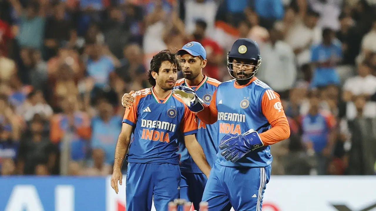 Sanju Samson suffering from a finger fracture