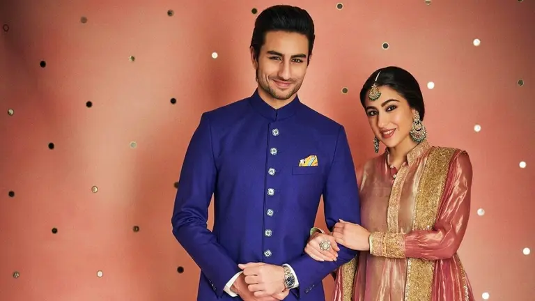 Diwali पर दिखी भाई Ibrahim संग Sara Ali Khan की जबरदस्त बॉन्डिंग, फैंस बोले Saif- Amrita 2.0 Sara Ali Khan Ibrahim