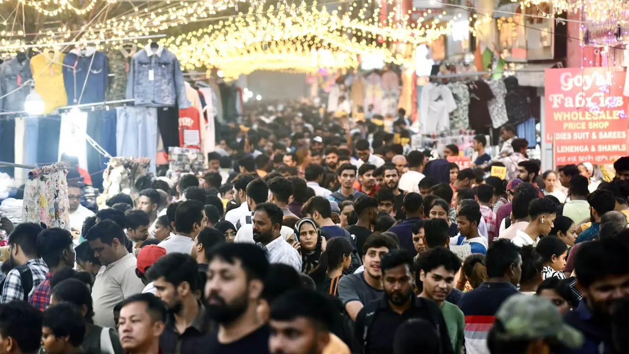 Sarojini Nagar Market to Get New Look, NDMC Unveils Major Revamp Plan Sarojini Nagar Market to Get New Look, NDMC Unveils Major Revamp Plan