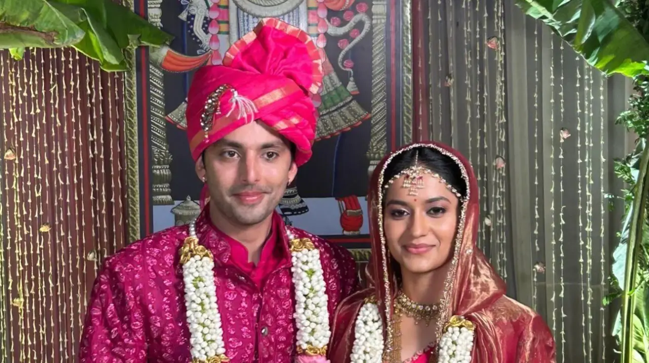 Himansh Kohli Introduces Mystery Girl As His Wife In Photos From Intimate Wedding Ceremony Himansh Kohli got married