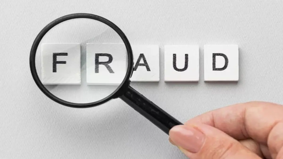 Centre Raises Alarm About SBI Reward Points Scam- Details SBI Reward Message Scam