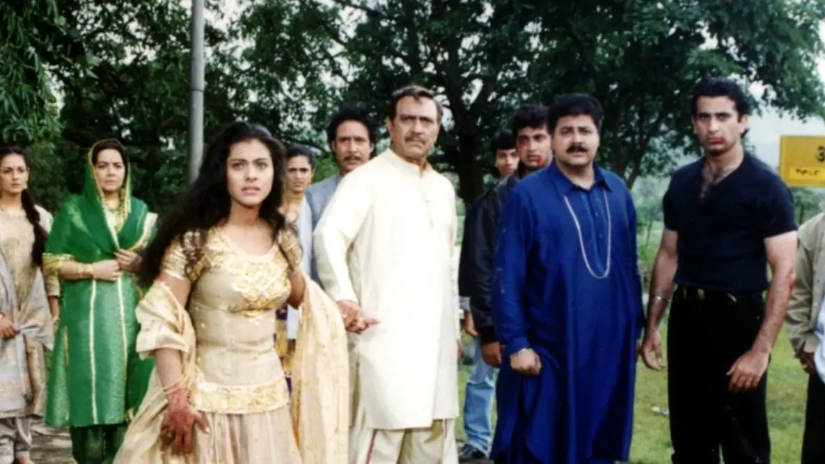 DYK THIS Actor Was Rejected For Antagonist Role In Dilwale Dulhaniya Le Jayenge? Scene from DDLJ