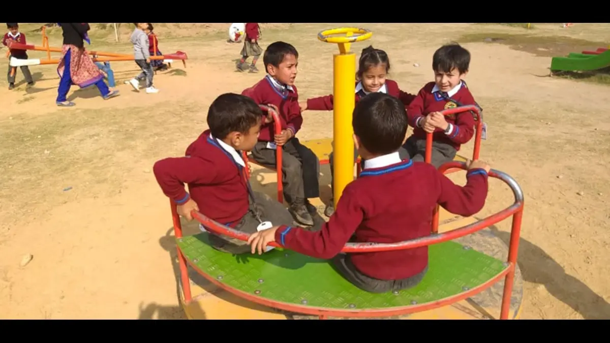 School, College Picnics Banned in Jammu & Kashmir After Kupwara Bus Tragedy: Fresh Guidelines Issued