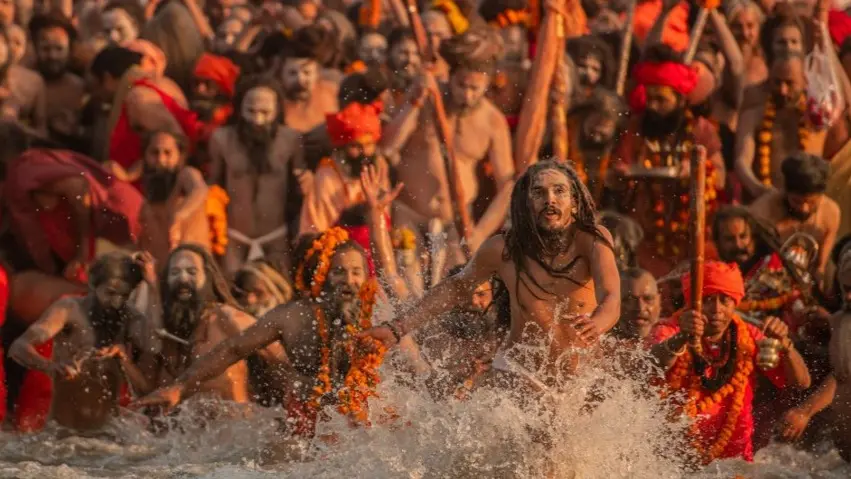 महाकुंभ में वैज्ञानिक चमत्कार, आस्था और विज्ञान का अद्भुत संगम; स्नान से मानसिक स्वास्थ्य में भी सुधार Scientific miracles in Maha Kumbh