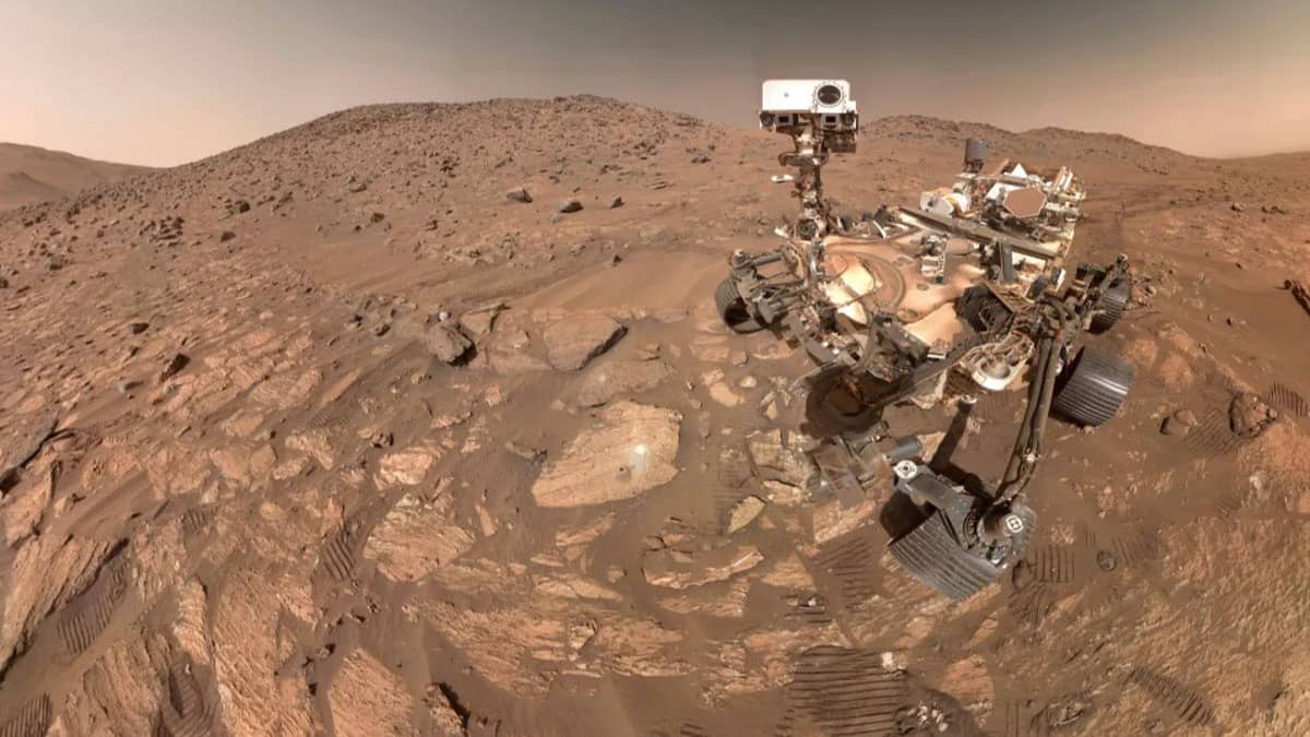 Scientists Capture First 'Sounds of Lightning' Detected on Mars