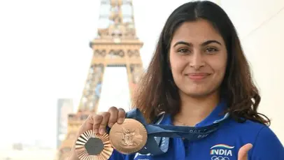 ‘Honour of a Lifetime’: Manu Bhaker Exhibits Her Emotions as Flag Bearer at Olympic Closing Ceremony ‘Honour of a Lifetime’: Manu Bhaker Exhibits Her Emotions as Flag Bearer at Olympic Closing Ceremony