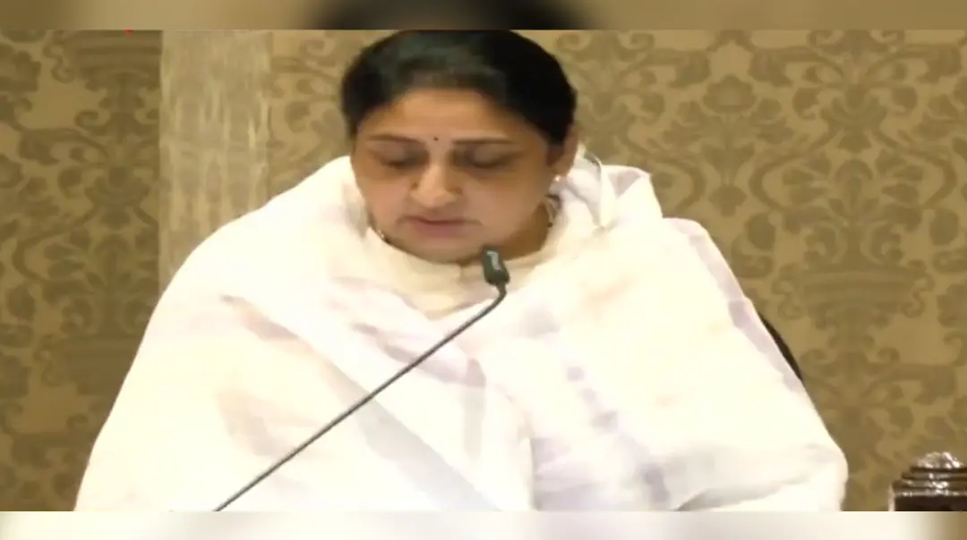 सुनेत्रा पवार बनीं महाराष्ट्र की पहली महिला डिप्टी सीएम, भारी मन से ली पद और गोपनीयता की शपथ Sunetra Pawar Takes Oath As 1st Female Deputy Chief Minister Of Maharashtra After Husband Ajit Pawar's Death