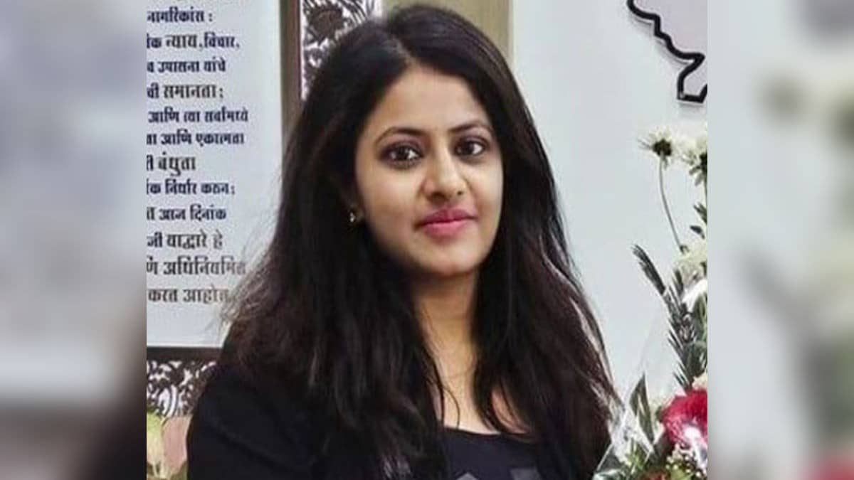 'Sedated and Tied': Sacked IAS Trainee Puja Khedkar Alleges House Help Robbed Family in Pune, Probe Underway