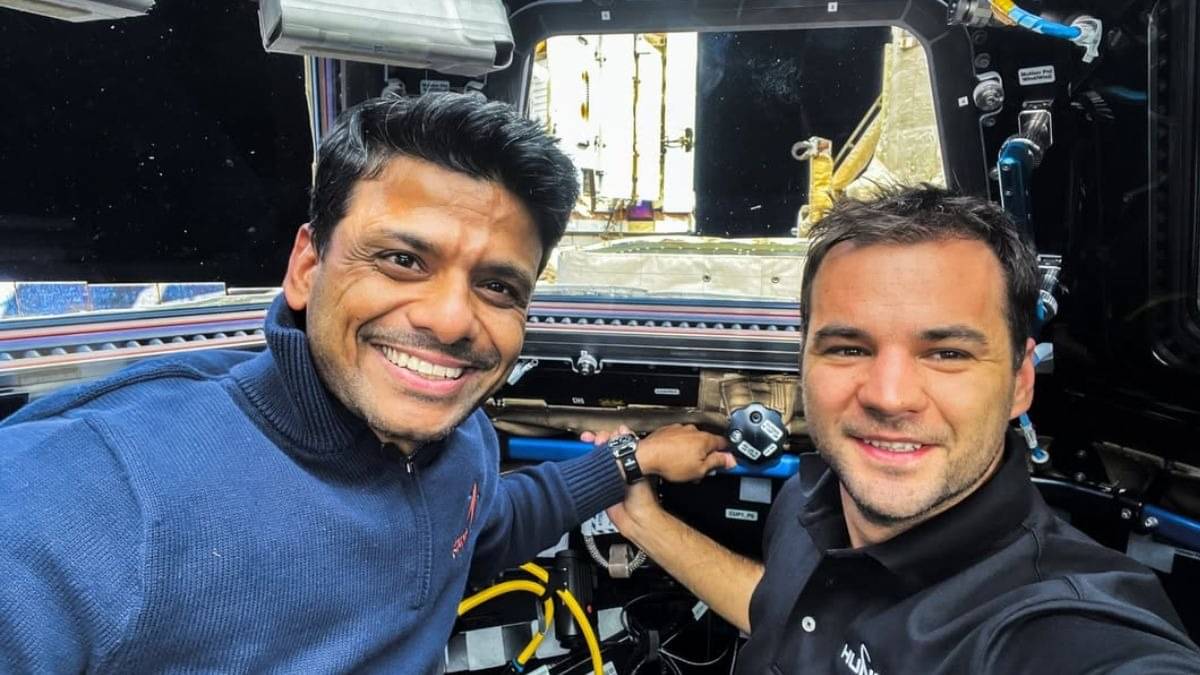 Selfie From Space! Indian Astronaut Shubhanshu Shukla's Photo With Hungarian Crewmate Goes Viral