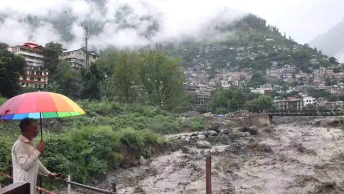 Severe Rainfall In Himachal Pradesh Blocked 534 Roads, Disrupt Power to Over 1,100 Transformers Severe Rainfall In Himachal Pradesh Blocked 534 Roads, Disrupt Power to Over 1,100 Transformers