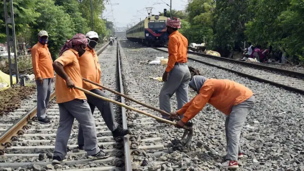 Sharp stones on railway track