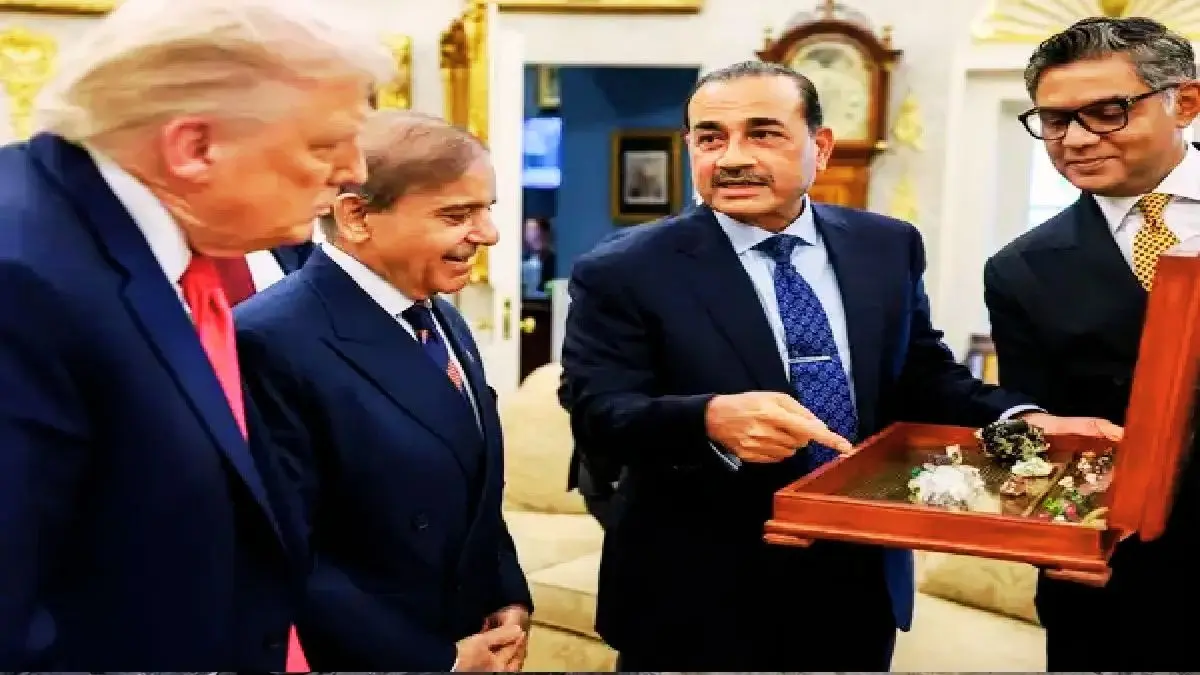 Shehbaz Sharif and Asim Munir meeting with Trump