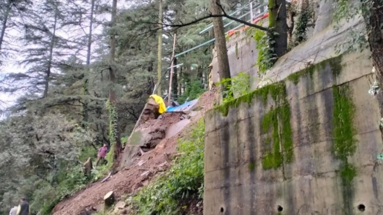 Landslide in Shimla Forces Over 30 Families to Evacuate Benmore Locality Shimla landslide forces evacuation, displacing over 30 families