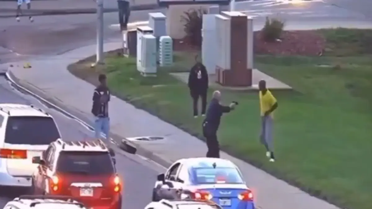 Shocking Video Captures American Cop Shooting Dead Suspect After Multiple Warning To Back Away