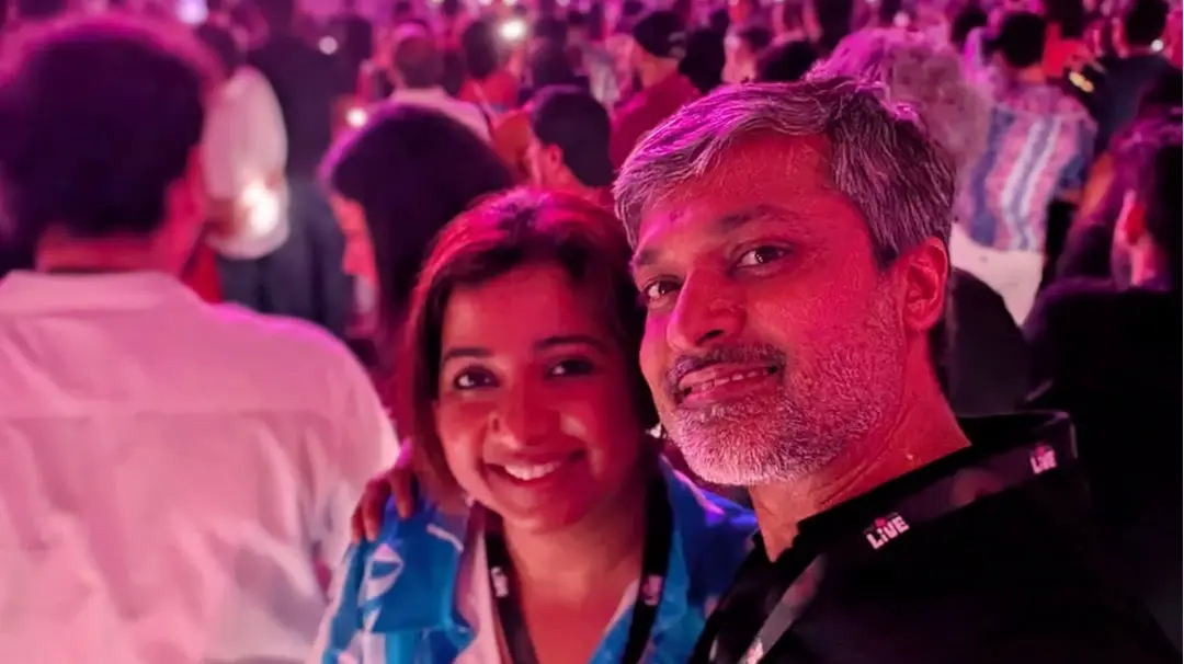Coldplay Mumbai Concert: Shreya Ghoshal Attends Musical Night With 70+ Year-Old Father, Says 'Couldn’t Stop My Tears' Shreya Ghoshal coldplay concert