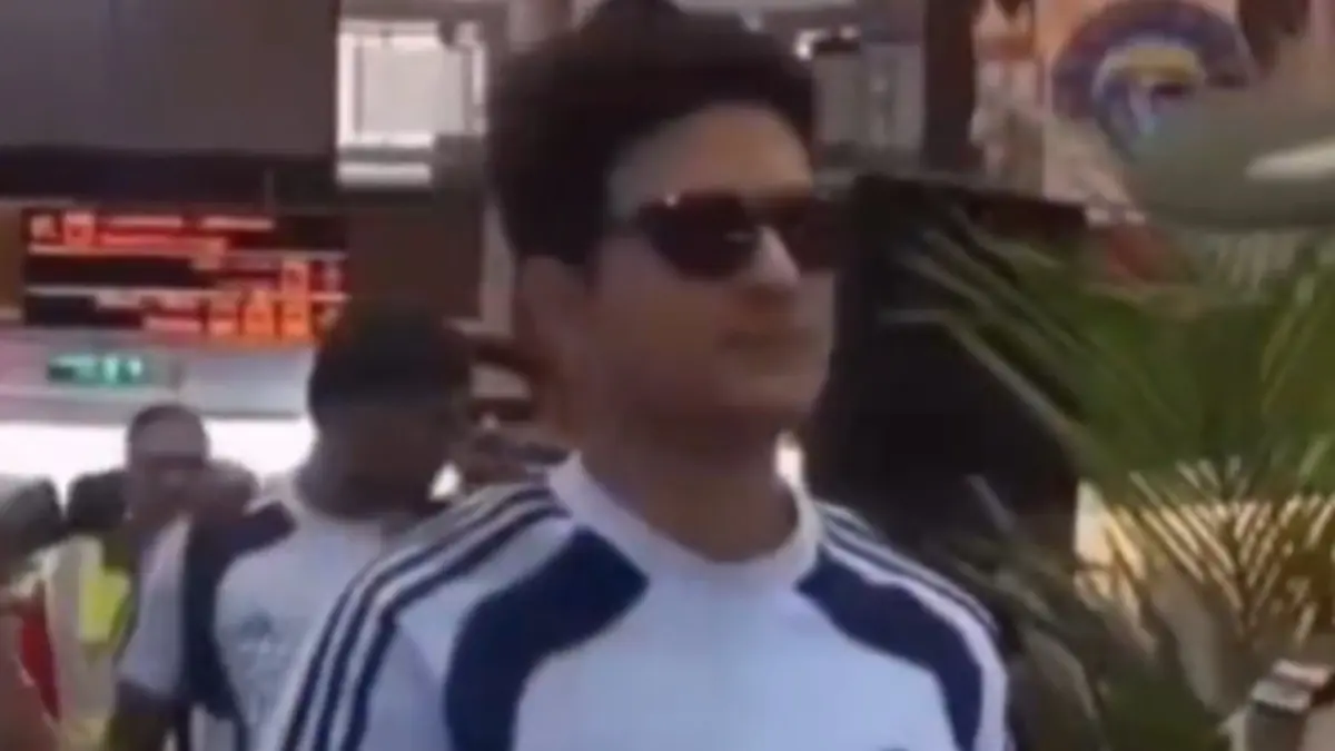 WATCH | Shubman Gill Reaches Guwahati With Team India, no Neck Support Raises Hopes Shubman Gill