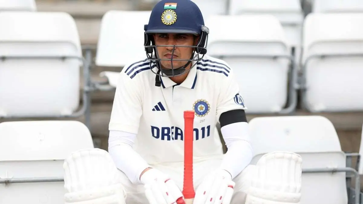 shubman gill breaks icc rule wears black socks could be punish for this ind vs eng headingley test