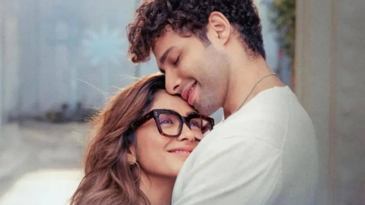 Siddhant Chaturvedi, Mrunal Thakur's playful chemistry wins hearts in 'Do Deewane Seher Mein' teaser