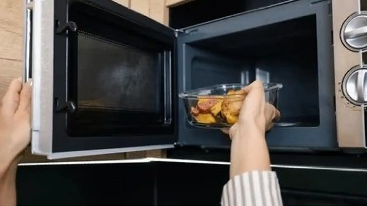 Side effects of not cleaning oven