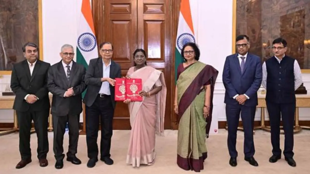 16th Finance Commission Finalizes Five-Year Fiscal Formula, Submits Report to President Sixteenth Finance Commission