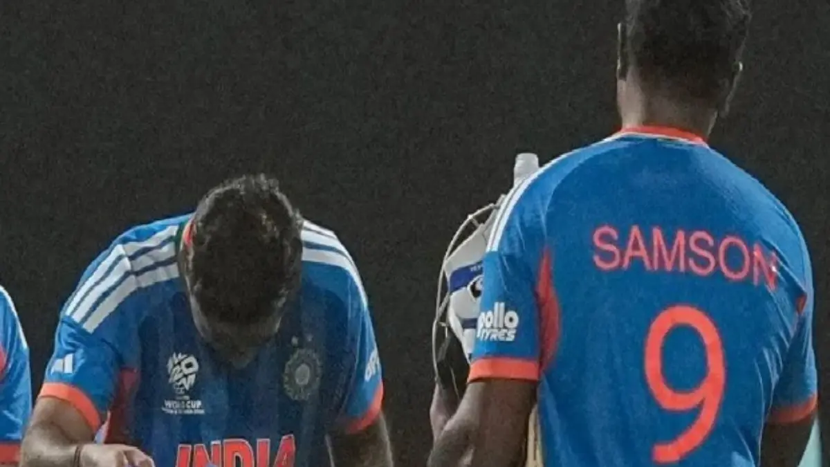 WATCH | Suryakumar Yadav's Heartwarming Gesture For Sanju Samson After India Make T20 WC Semi-Final Goes Viral SKY to Samson